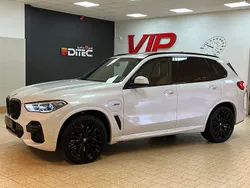 Vit Begagnad 2022 BMW X5 iPerformance SUV | 899 900 kr (Dyr)
