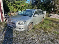 Silver Begagnad 2007 Toyota Avensis Kombi | 9 000 kr (Superpris)