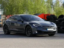 Grå Begagnad 2019 Tesla Model S Sedan | 440 000 kr (Marknadspris)