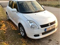 Vit Begagnad 2010 Suzuki Swift Halvkombi | 27 000 kr (Bra pris)