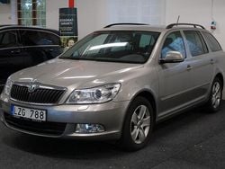 Ljusbrun Begagnad 2011 Skoda Octavia Kombi | 84 900 kr (Marknadspris)