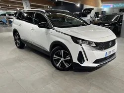 Vit Begagnad 2023 Peugeot 5008 GTi Minibuss | 329 900 kr (Marknadspris)