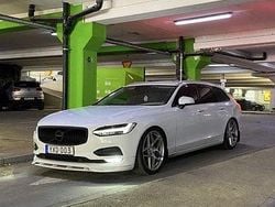 Vit Begagnad 2018 Volvo V90 Momentum Kombi | 185 000 kr (Marknadspris)