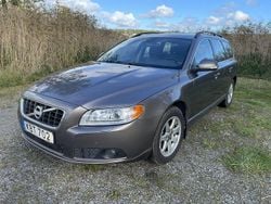 Grå Begagnad 2010 Volvo V70 Momentum Kombi | 59 000 kr (Superpris)