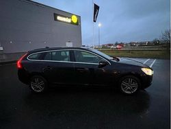 Svart Begagnad 2013 Volvo V60 Momentum Kombi | 85 000 kr (Bra pris)