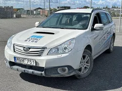 Vit Begagnad 2011 Subaru Outback SUV | 14 000 kr
