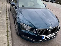 Blå Begagnad 2016 Skoda Superb LAURIN & KLEMENT Halvkombi | 179 900 kr (Superpris)