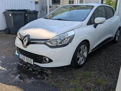 Vit Begagnad 2015 Renault Clio IV Halvkombi | 89 000 kr (Lite dyr)