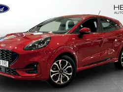 Röd (red) Begagnad 2022 Ford Puma ST-Line SUV | 219 900 kr (Marknadspris)