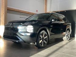Svart Ny 2025 Mitsubishi Outlander Instyle SUV | 620 800 kr
