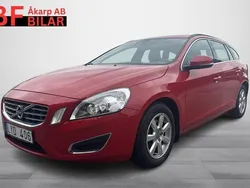 Röd Begagnad 2011 Volvo V60 Momentum Kombi | 89 500 kr (Marknadspris)