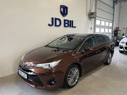Brun Begagnad 2015 Toyota Avensis Multidrive S Kombi | 194 900 kr (Marknadspris)