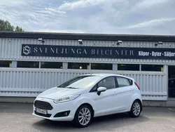 Vit Begagnad 2015 Ford Fiesta Titanium Halvkombi | 74 900 kr (Marknadspris)