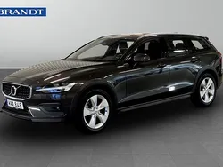 Begagnad 2023 Volvo V60 CC Kombi | 374 900 kr (Marknadspris)