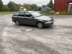 Grå Begagnad 2004 Volvo V40 Kombi | 14 000 kr (Bra pris)