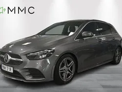 Mörkgrå (gråmetallic) Begagnad 2020 Mercedes B180 AMG Minibuss | 279 000 kr (Marknadspris)