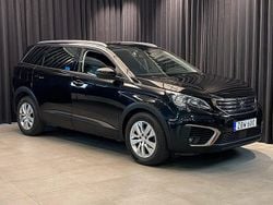 Svart Begagnad 2017 Peugeot 5008 Minibuss | 199 500 kr (Lite dyr)