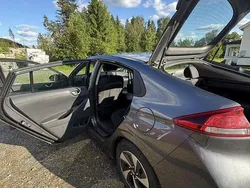 Grå Begagnad 2017 Hyundai Ioniq Comfort Sedan | 115 000 kr (Superpris)