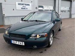 Grön Begagnad 2001 Volvo S60 Business Edition Sedan | 25 000 kr (Lite dyr)