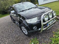 Svart Begagnad 2011 Mitsubishi L200 Pickup | 119 000 kr (Marknadspris)
