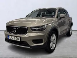 Grå Begagnad 2022 Volvo XC40 Momentum SUV | 329 900 kr (Lite dyr)