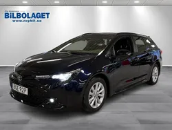 Blå Begagnad 2023 Toyota Corolla Active Kombi | 299 000 kr (Marknadspris)