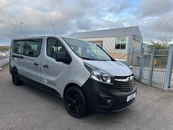 Grå Begagnad 2015 Opel Vivaro Van | 112 500 kr