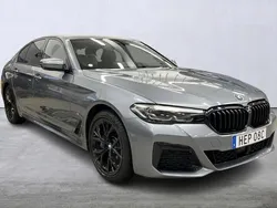 Blå Begagnad 2021 BMW 530e M Sport Sedan | 379 000 kr (Marknadspris)