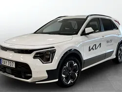 Vit (white) Begagnad 2024 Kia e-Niro 2 SUV | 444 900 kr