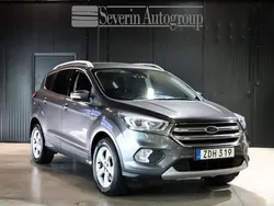 Grå Begagnad 2017 Ford Kuga Titanium SUV | 124 900 kr (Marknadspris)