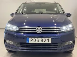 Mörkblå (blå) Begagnad 2017 VW Touran Minibuss | 199 900 kr (Bra pris)