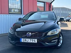 Svart Begagnad 2015 Volvo V60 Momentum Kombi | 129 900 kr (Marknadspris)