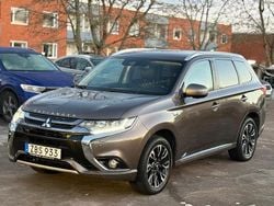 Brun Begagnad 2018 Mitsubishi Outlander SUV | 174 500 kr (Bra pris)