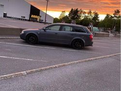 Grå Begagnad 2004 Audi A4 Comfort Kombi | 36 000 kr (Marknadspris)
