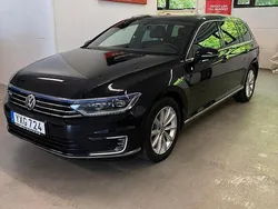 Svart Begagnad 2017 VW Passat GTE Kombi | 159 900 kr (Marknadspris)