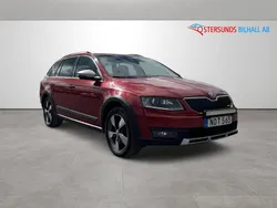 Röd Begagnad 2016 Skoda Octavia Scout Kombi | 129 900 kr (Marknadspris)