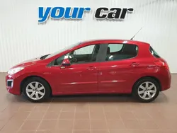 Röd (rödmetallic) Begagnad 2012 Peugeot 308 Halvkombi | 63 500 kr (Lite dyr)