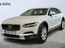 Vit Begagnad 2017 Volvo V90 CC Pro Kombi | 324 900 kr (Marknadspris)