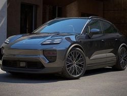 Grå Ny 2025 Porsche Macan SUV | 1 193 300 kr (Marknadspris)