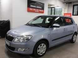 Ljusblå Begagnad 2011 Skoda Fabia Elegance Halvkombi | 45 900 kr (Marknadspris)