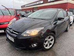 Svart Begagnad 2013 Ford Focus Titanium Halvkombi | 58 929 kr (Dyr)
