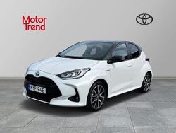 Vit Begagnad 2020 Toyota Yaris Hybrid Style Halvkombi | 194 900 kr (Marknadspris)