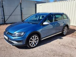 Blå Begagnad 2017 VW Golf Alltrack Kombi | 165 000 kr (Bra pris)