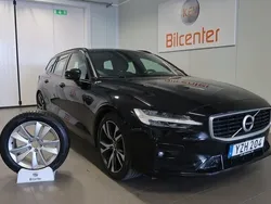 Svart Begagnad 2018 Volvo V60 R-Design Kombi | 254 900 kr (Marknadspris)