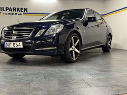 Mörkblå (blå) Begagnad 2010 Mercedes E300 Classic Sedan | 124 500 kr