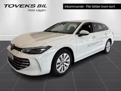 Vit (pure white) Begagnad 2024 VW Passat Business Kombi | 439 900 kr (Marknadspris)