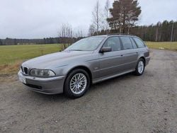 Grå Begagnad 2002 BMW 525 Kombi | 23 500 kr (Marknadspris)