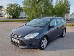 Grå Begagnad 2014 Ford Focus Trend Kombi | 74 500 kr (Marknadspris)