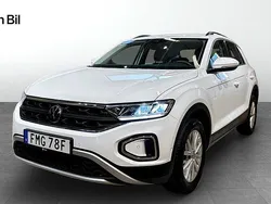 Vit (pure white) Begagnad 2022 VW T-Roc Life SUV | 269 900 kr (Marknadspris)