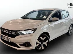 Vit (white) Ny 2025 Dacia Sandero Expression Halvkombi | 219 900 kr (Bra pris)
